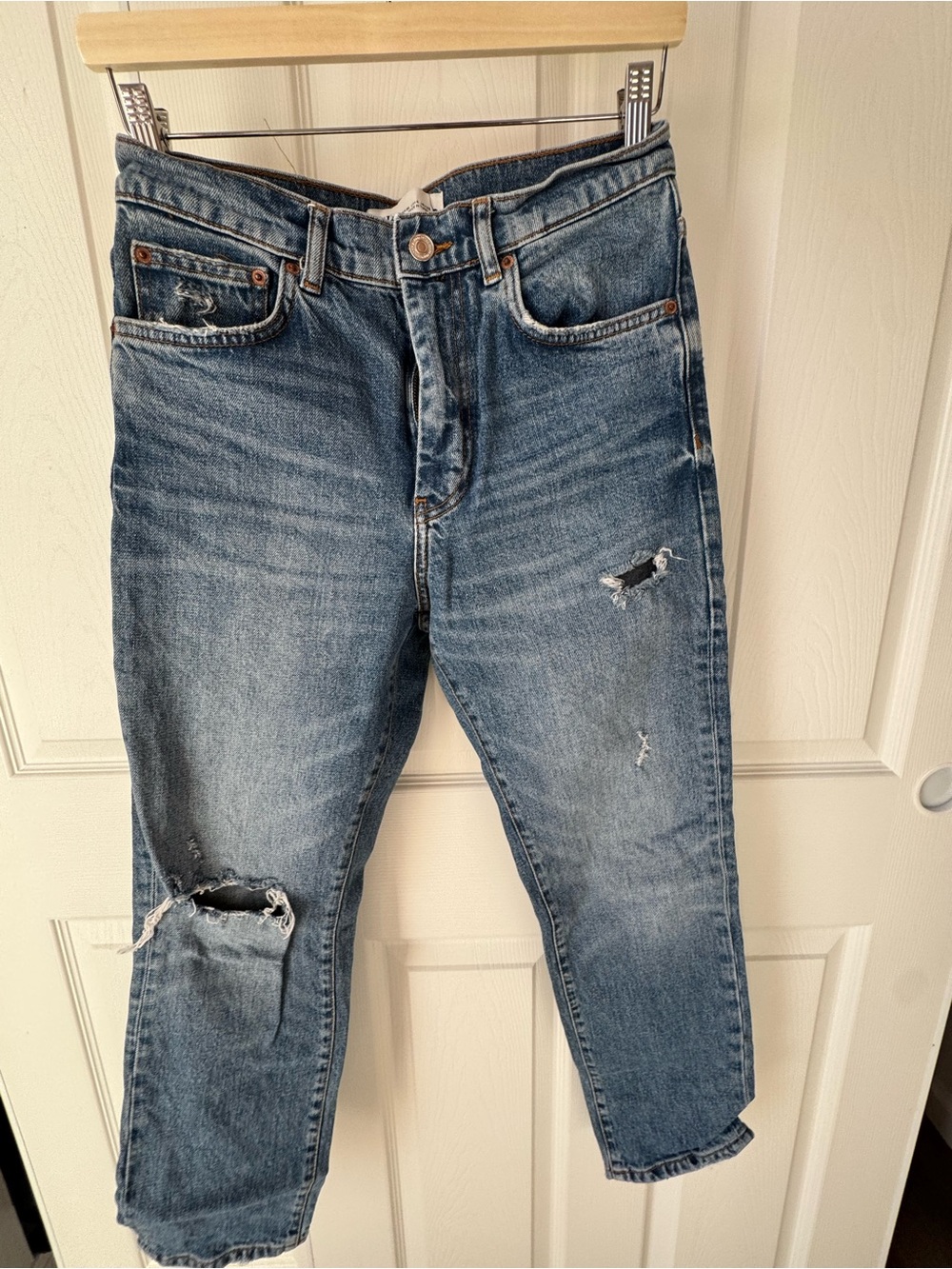 Zara Women's Distressed Medium Blue Cropped Jeans
